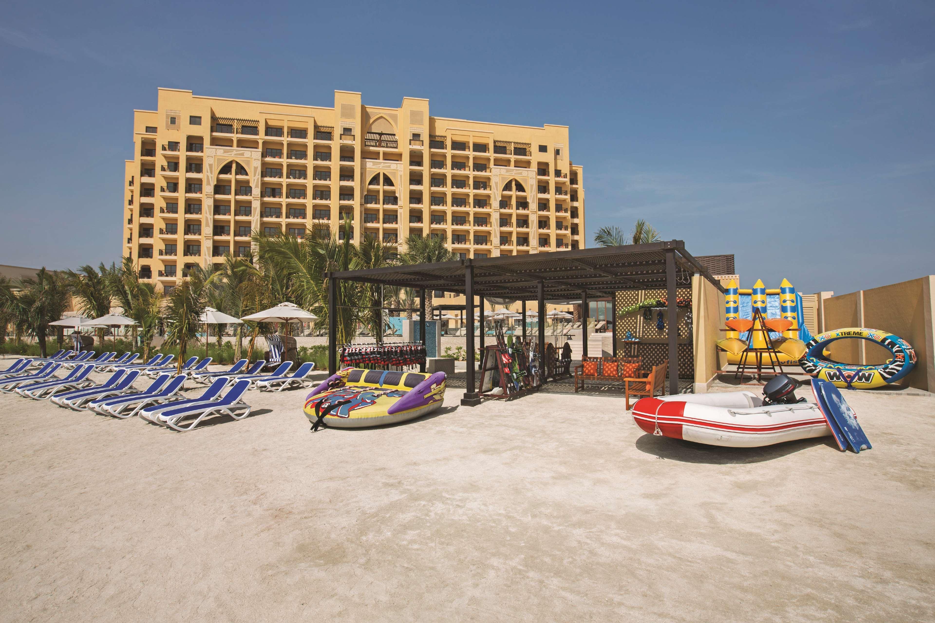 马里安岛希尔顿逸林Spa度假酒店 拉斯阿尔卡麦 外观 照片 The beach at the Atlantis Hotel