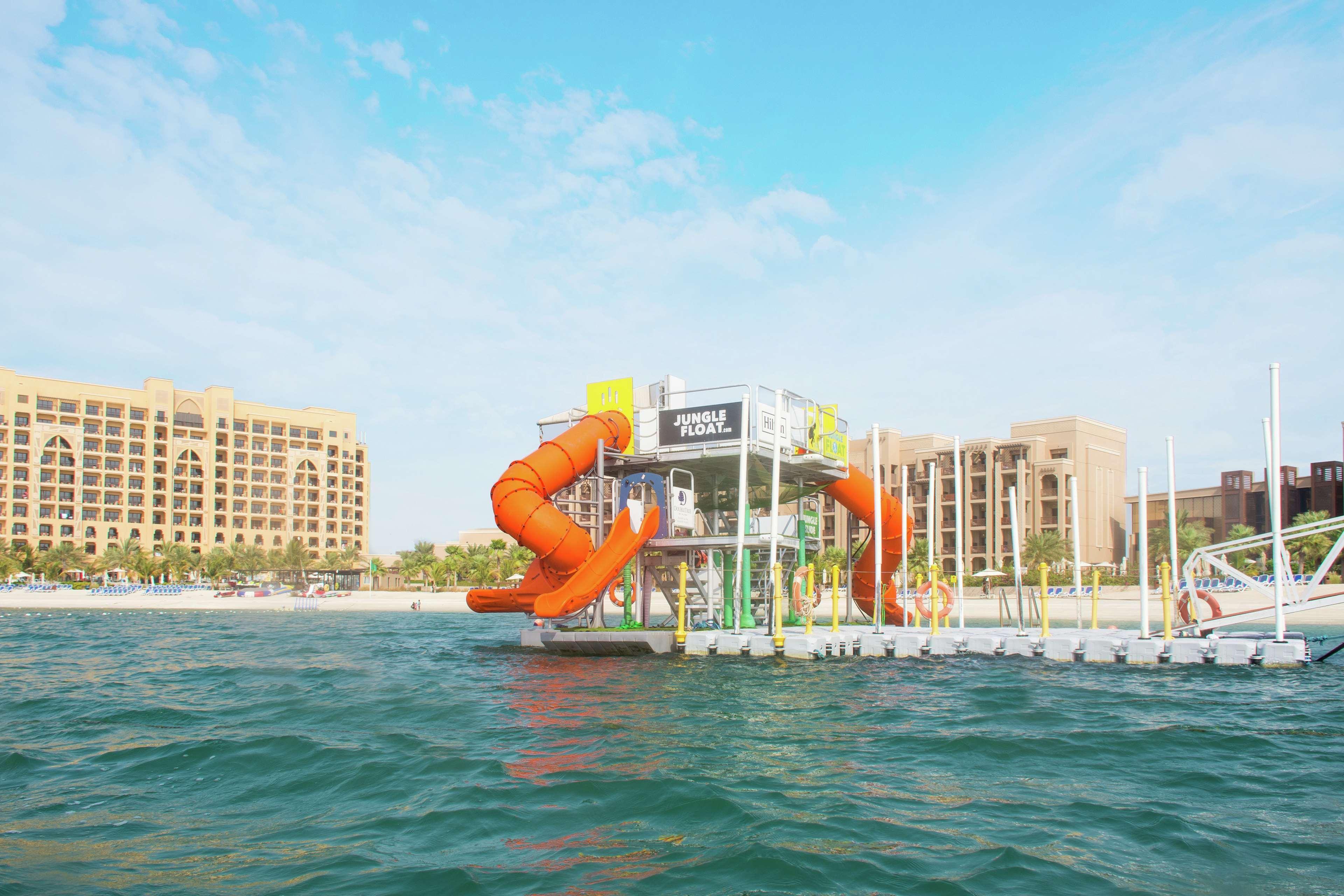 马里安岛希尔顿逸林Spa度假酒店 拉斯阿尔卡麦 外观 照片 The water park at the Atlantis Hotel