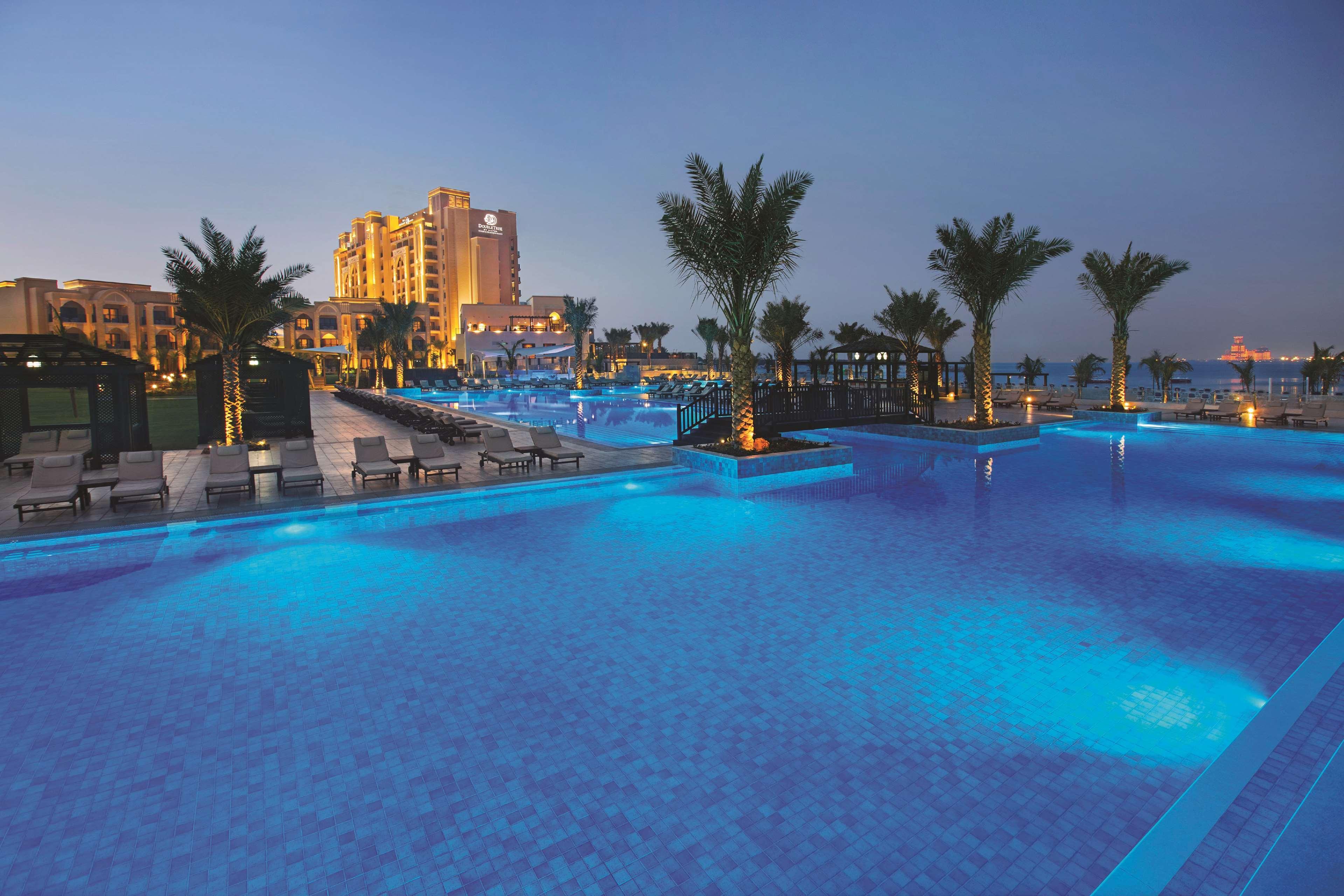 马里安岛希尔顿逸林Spa度假酒店 拉斯阿尔卡麦 外观 照片 The pool at the Atlantis, The Palm
